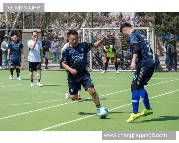 足球球星跨年庆祝活动精彩纷呈 各路巨星齐聚展现激情与梦想 足球球星跨年庆祝活动精彩纷呈 各路巨星齐聚展现激情与梦想