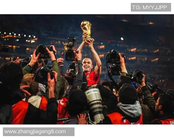 近十年退役足球巨星盘点 回顾辉煌生涯与影响力