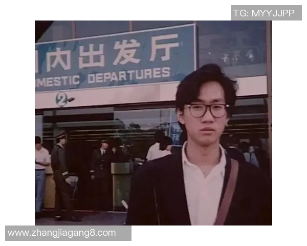 黄家驹与足球球星偶遇背后的故事:音乐与体育的完美邂逅 黄家驹与足球球星偶遇背后的故事:音乐与体育的完美邂逅